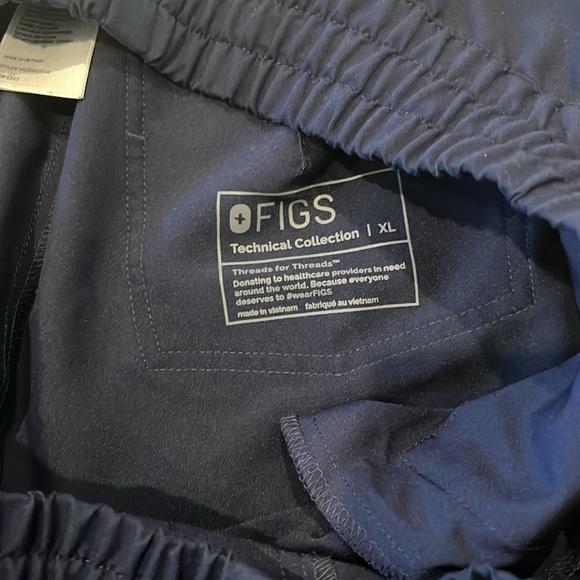 FIGS Navy High Waisted Uman Relaxed - Jogger Scrub Pants - Picture 4 of 6